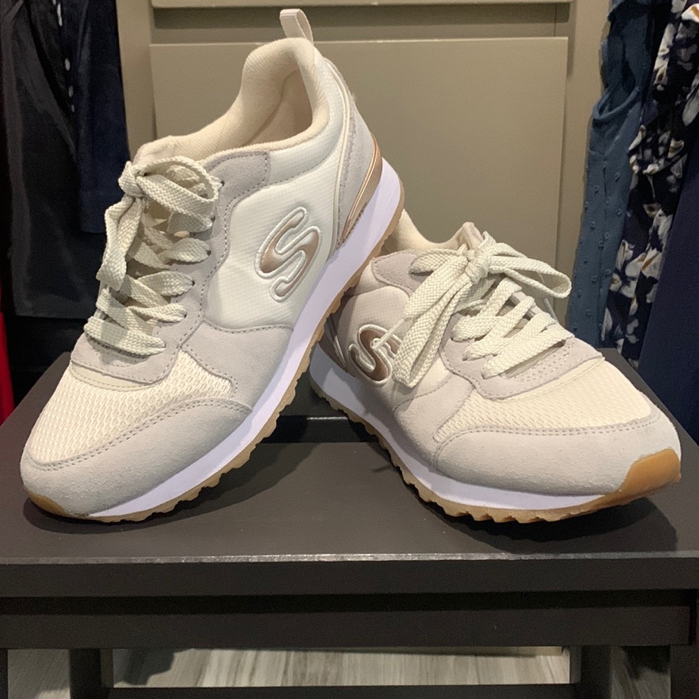 Sketchers Beige & Copper Sneakers